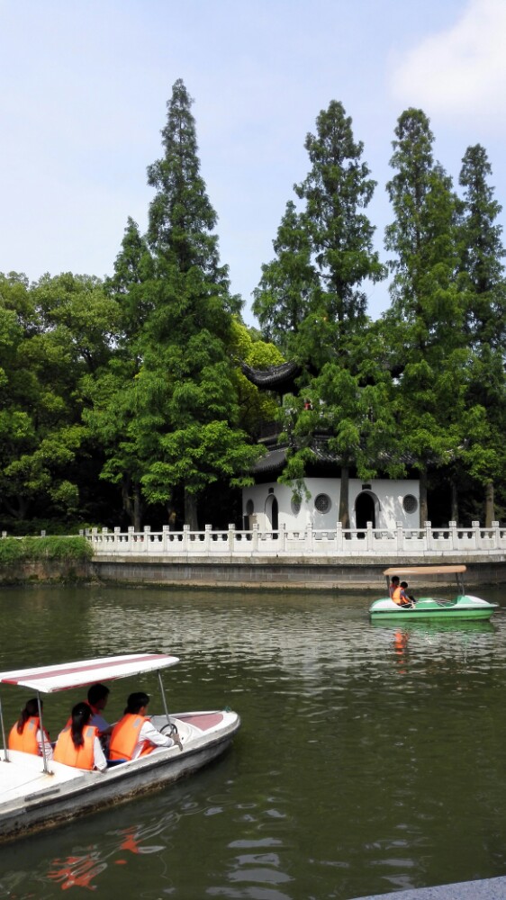 【携程攻略】上海汇龙潭公园景点,坐落在嘉定孔庙旁边