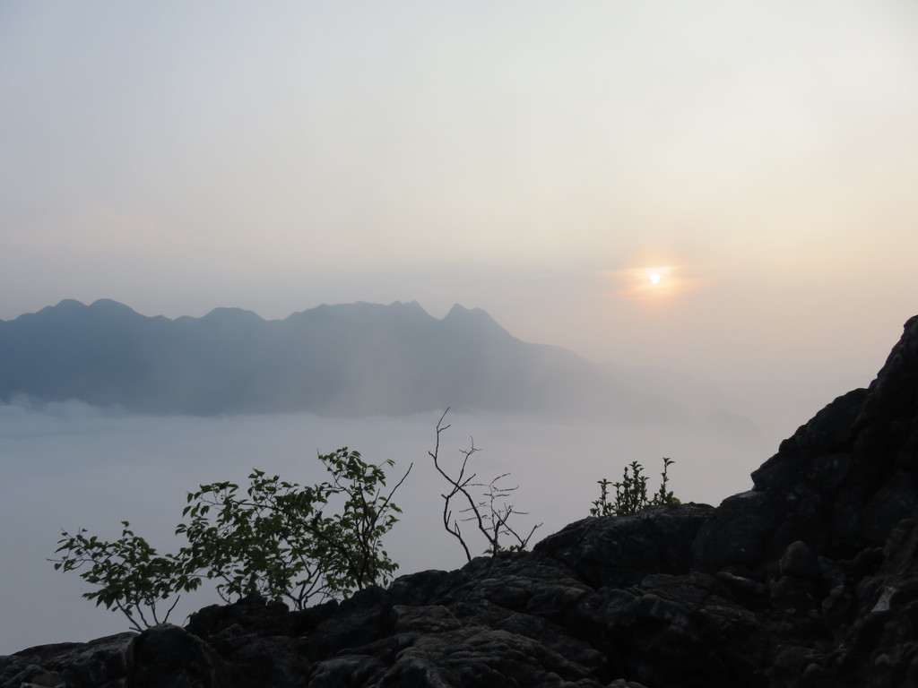 黔西南兴义市云湖山风景区自驾游,观云山雾海,赏日月同辉!