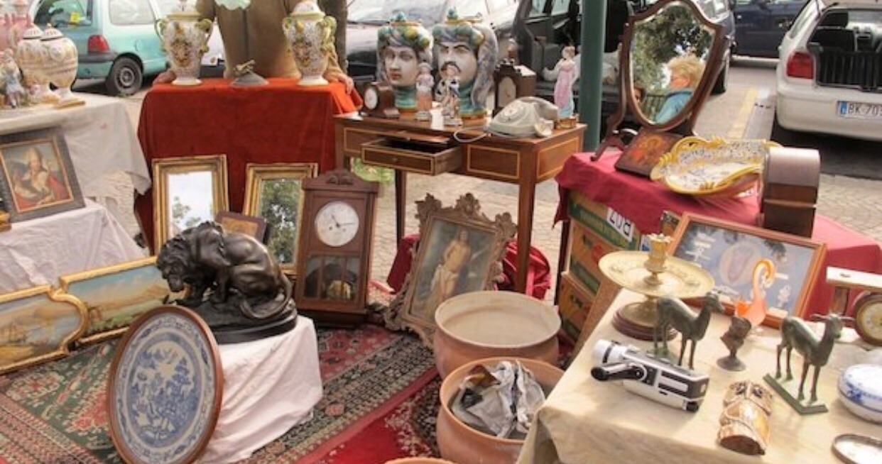 viale dohrn antique market