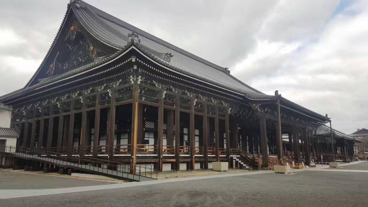 场面确实宏大,据说上海和台湾也有本愿寺 2017-02-03有用 4)