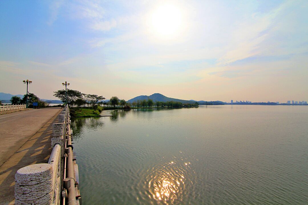 其实以前我也不知道平天湖,但是在翻阅池州景点的时候意外看到平天湖