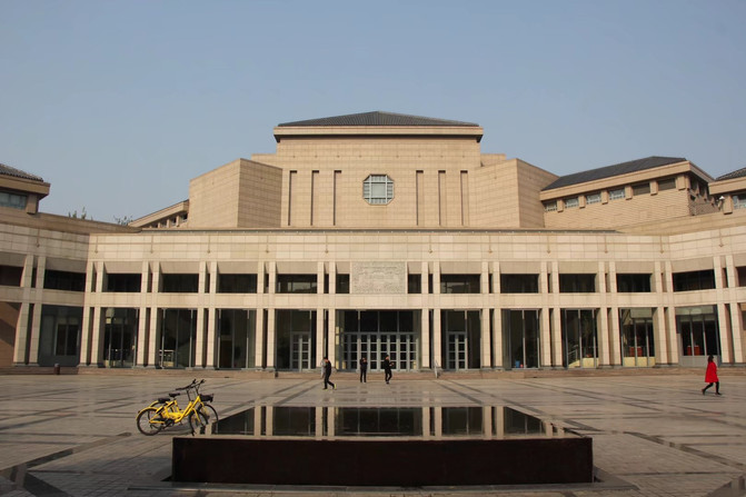 北大百年讲堂图片