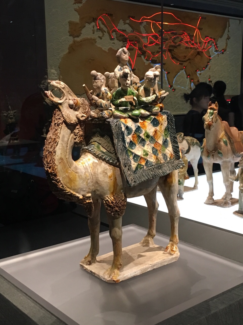 每到个城市必观博物馆,陕西历史博物馆更是不容错过,许多国宝级的