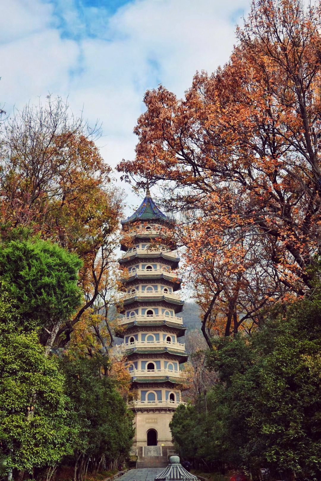 【携程攻略】南京灵谷寺 景点,在钟山风景区的景点里