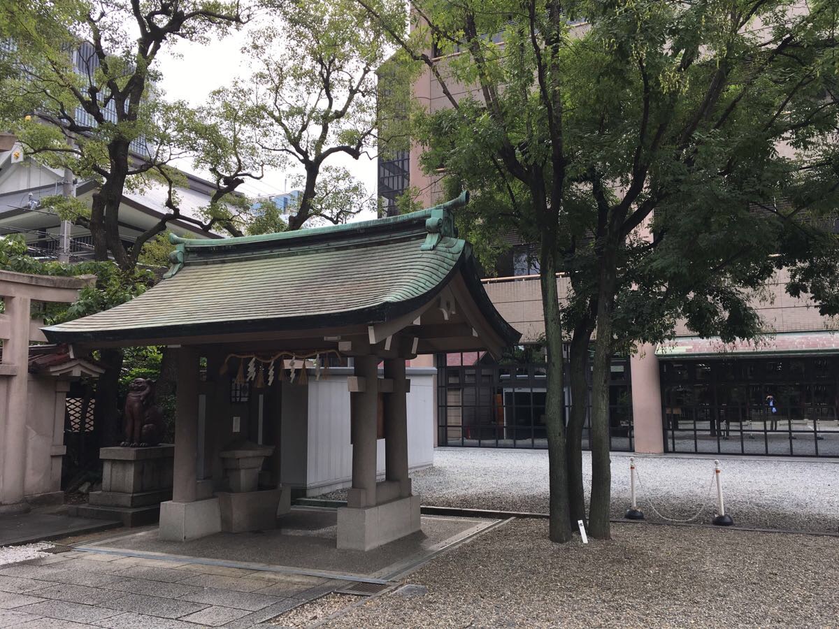 坐摩神社