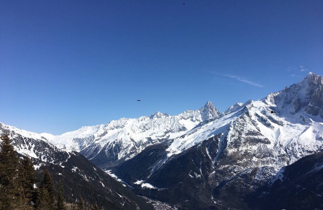 【携程攻略】沙莫尼蒙勃朗勃朗峰景点,在阿尔卑斯山滑雪,站在蜿蜒的