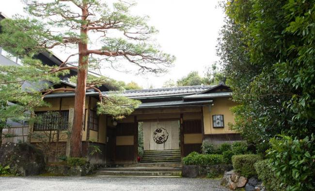 坐摩神社