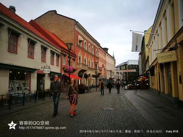 马尔默小广场离大广场不远,布满了餐厅和酒吧,马尔默设计中心也坐落在