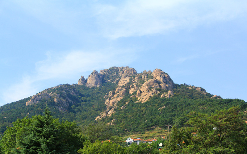 赤山风景名胜区被誉为是"佛教圣地","森林公园","大明圣境","海岛