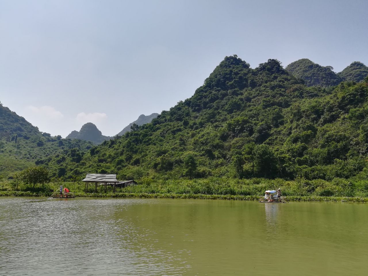 酷暑时节不适合来,晒得快晕了,峰林没什么可以玩的,就看几座山,九重天