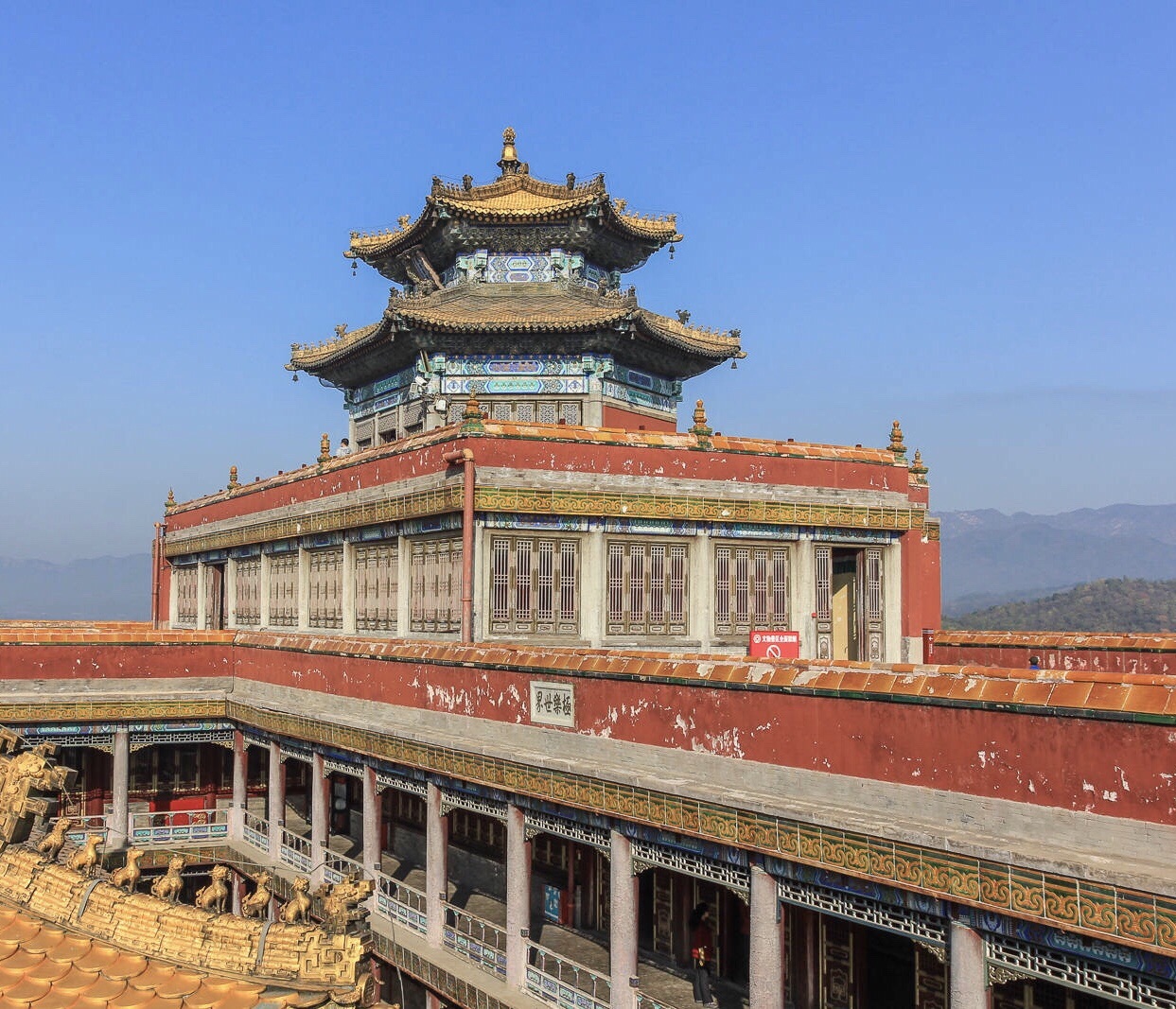 普陀宗乘之庙,也叫小布达拉宫,实在美丽地让人恍惚以为自己来到了西藏