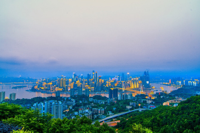 勒是雾都 南岸起风景