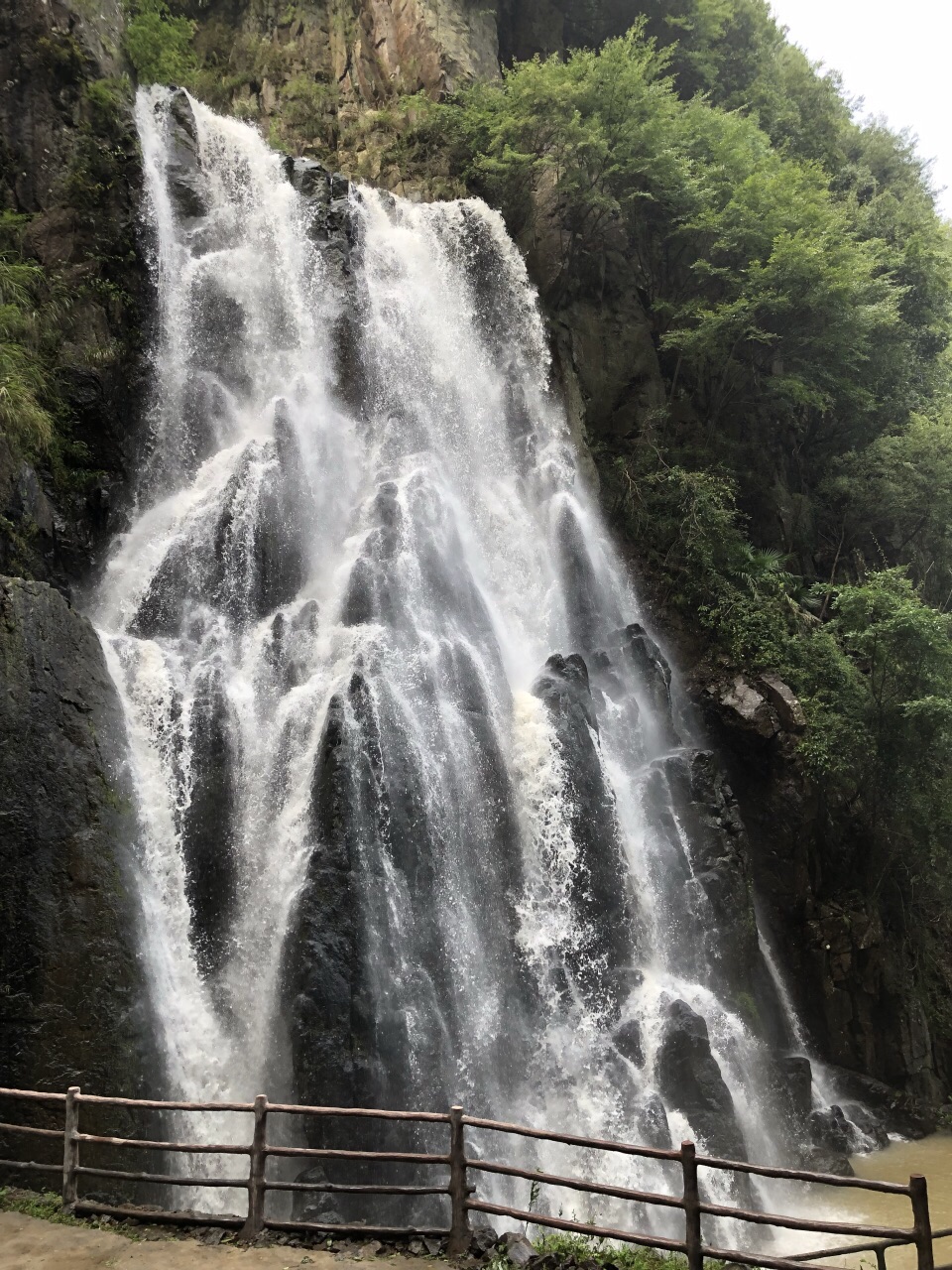 磐安水下孔景区