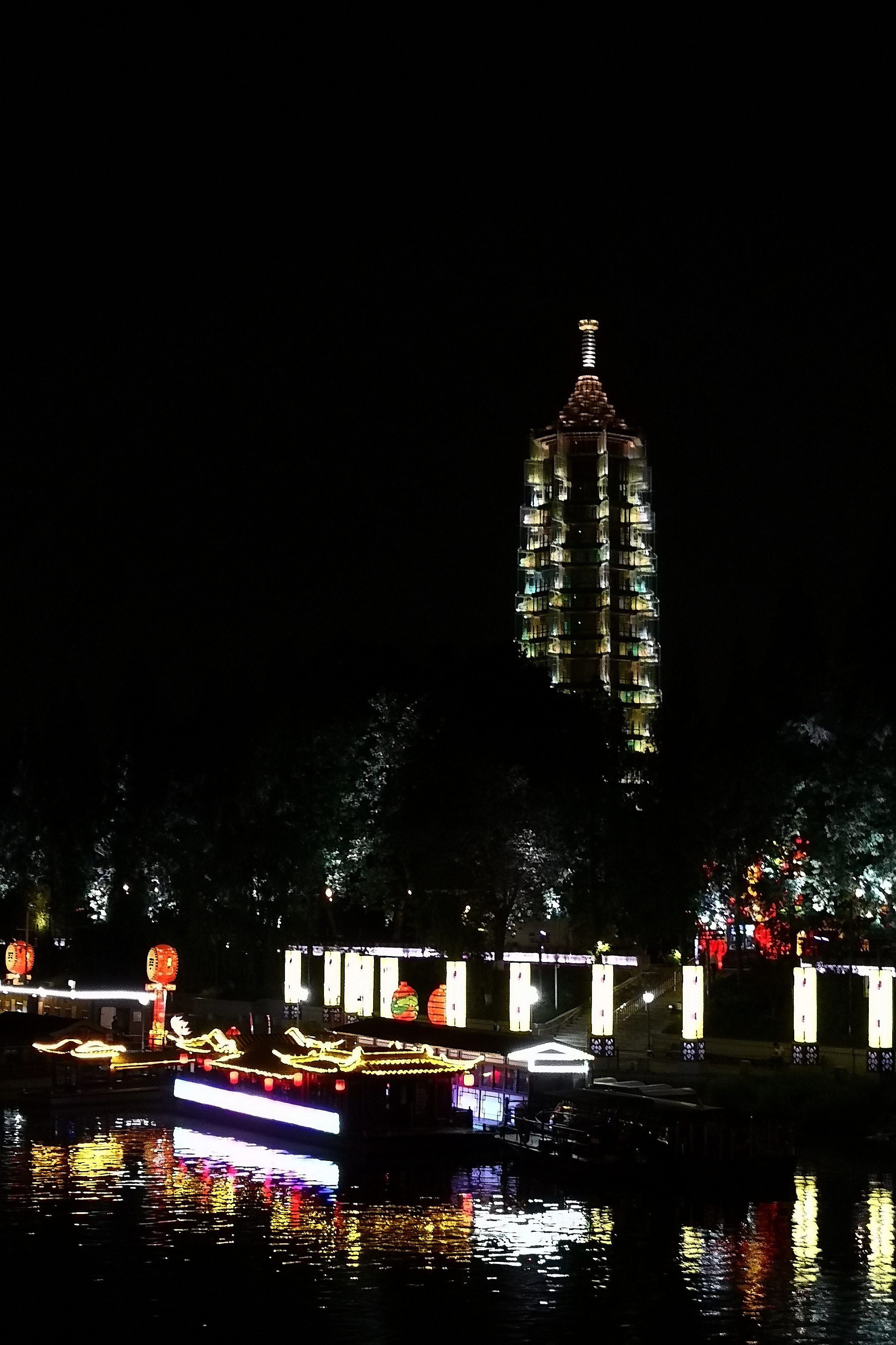 大报恩寺夜场票是只在外面,不能进里面的么?室内的要单独买票哈?
