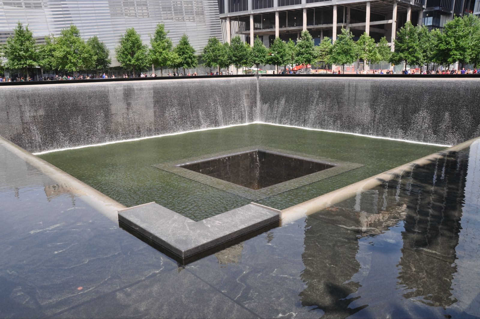 911 memorial and museum,自从2001年后就不停折腾