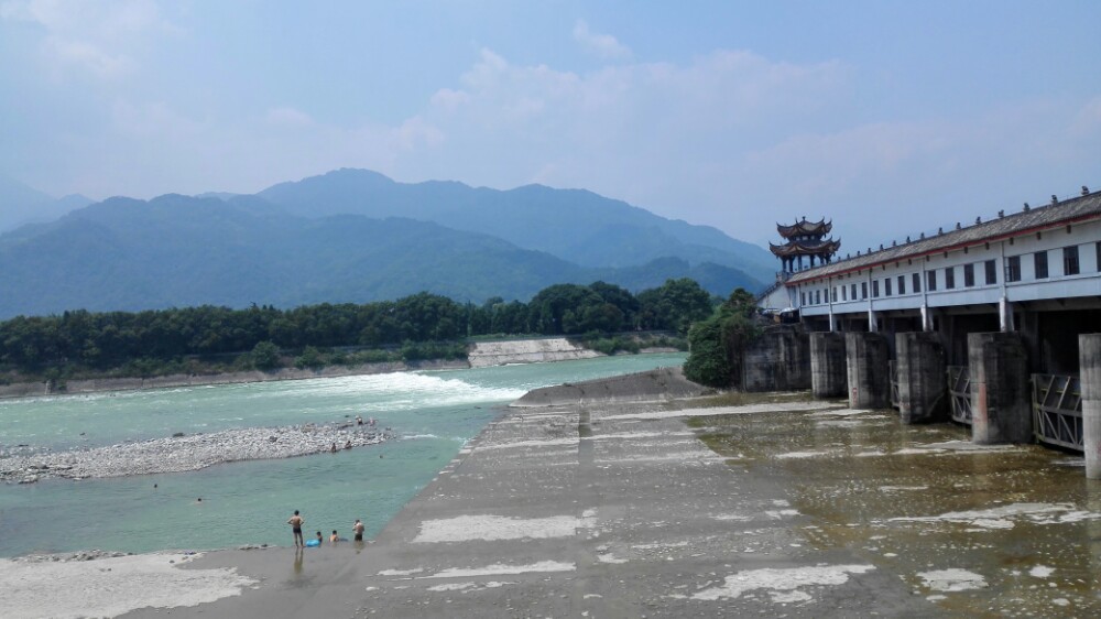 都江堰鱼嘴分水堤