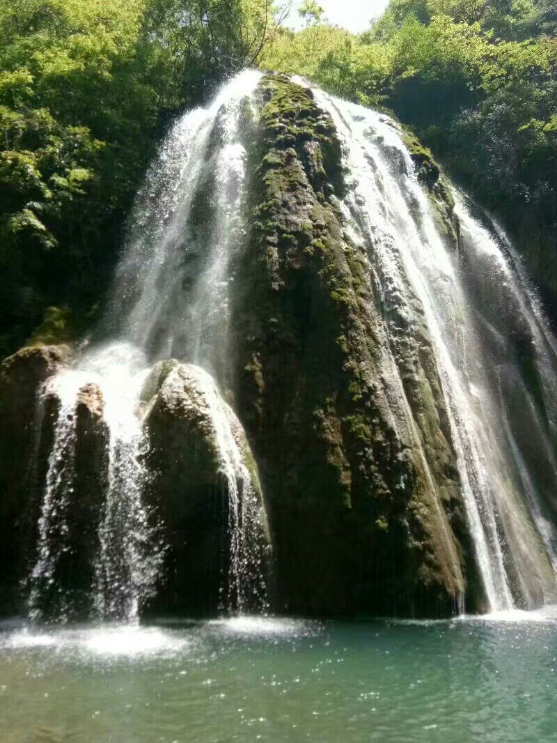 香水河七彩瀑布风景区