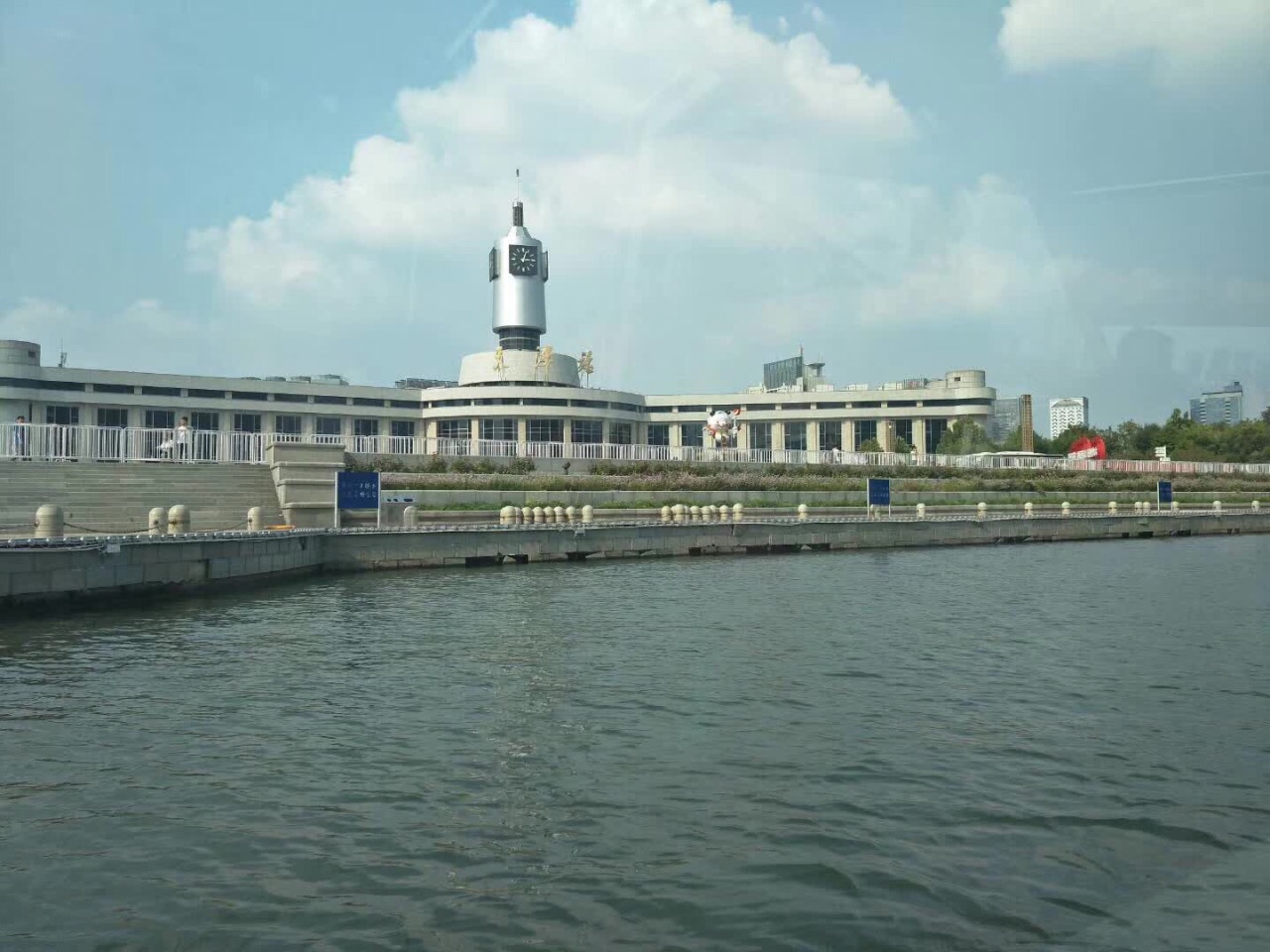海河观光游船