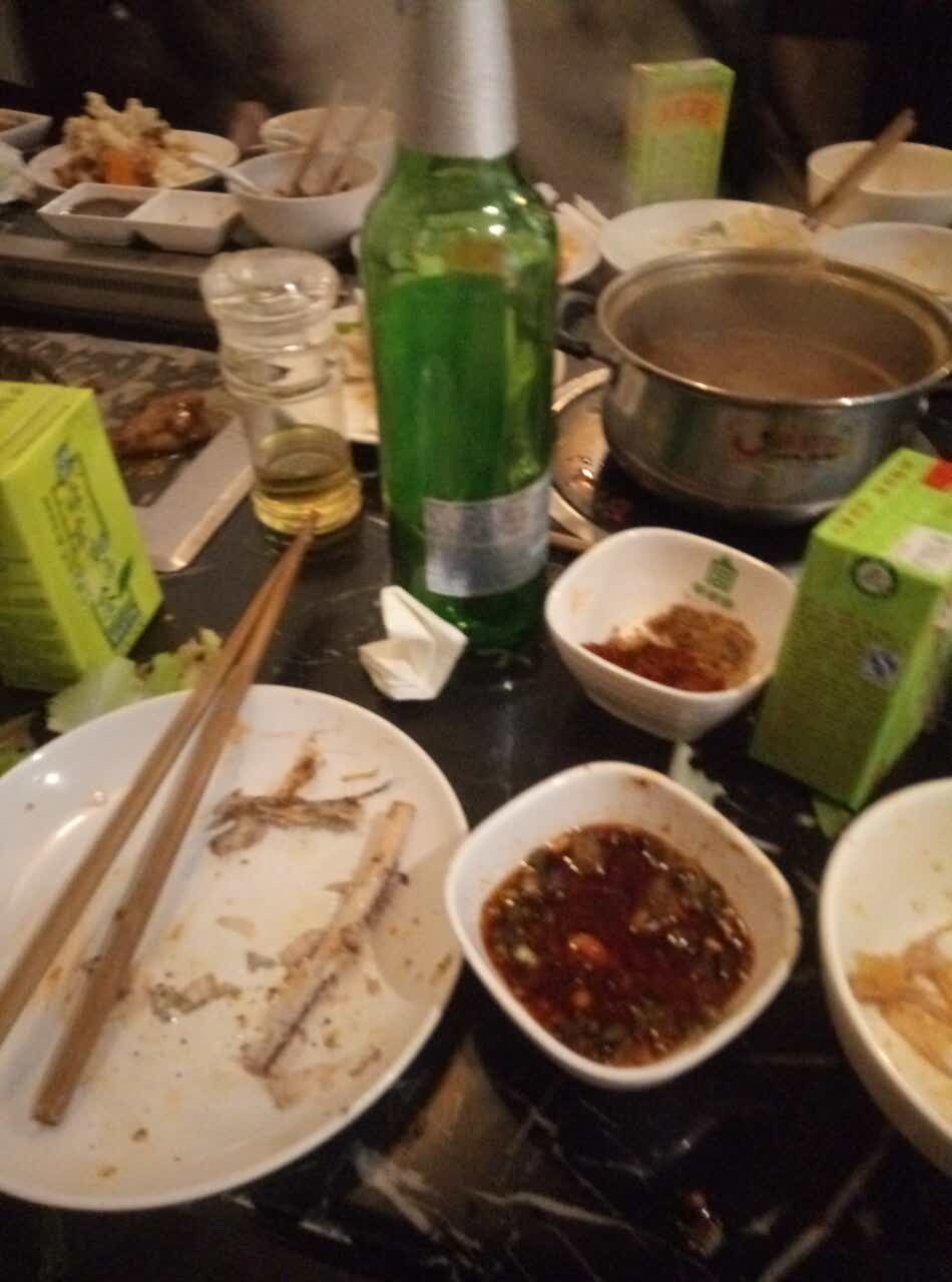 东西很多,吃的东西吃的很饱,吃饱了,无法继续评价
