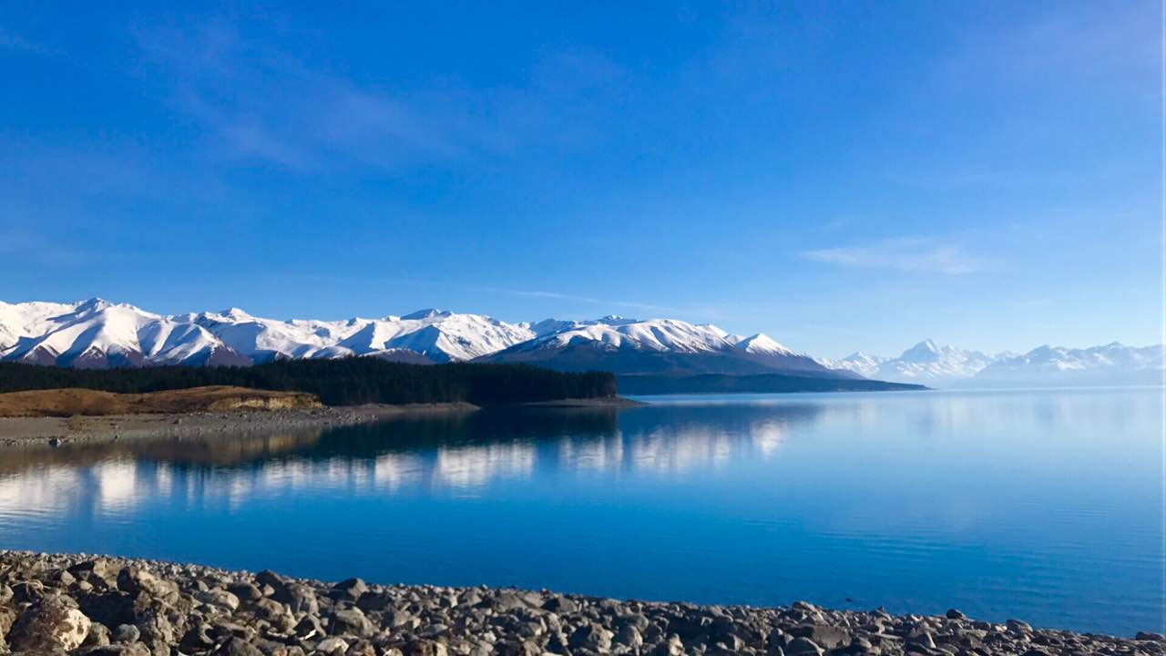 普卡基湖