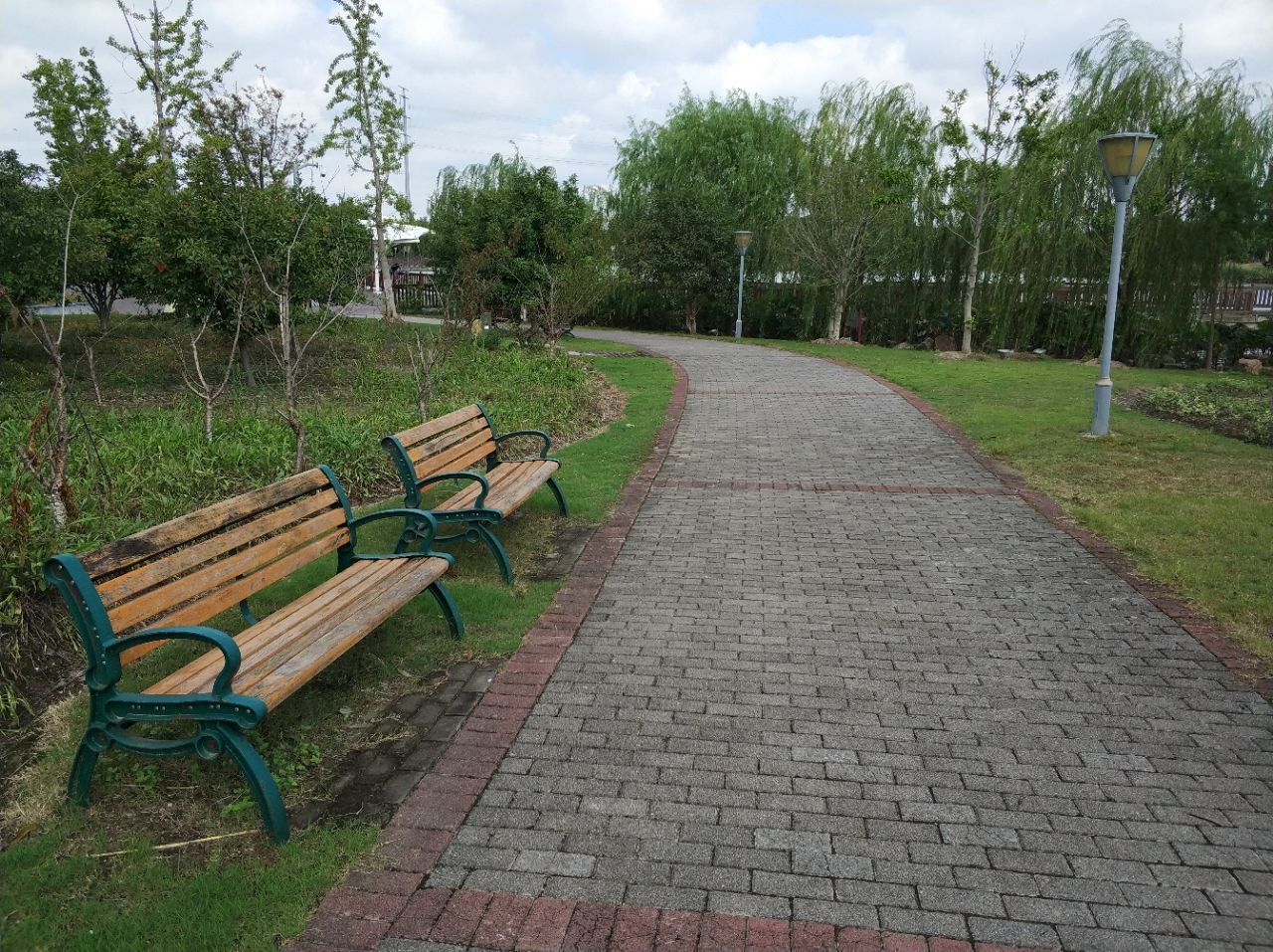 康桥生态园沔青绿地