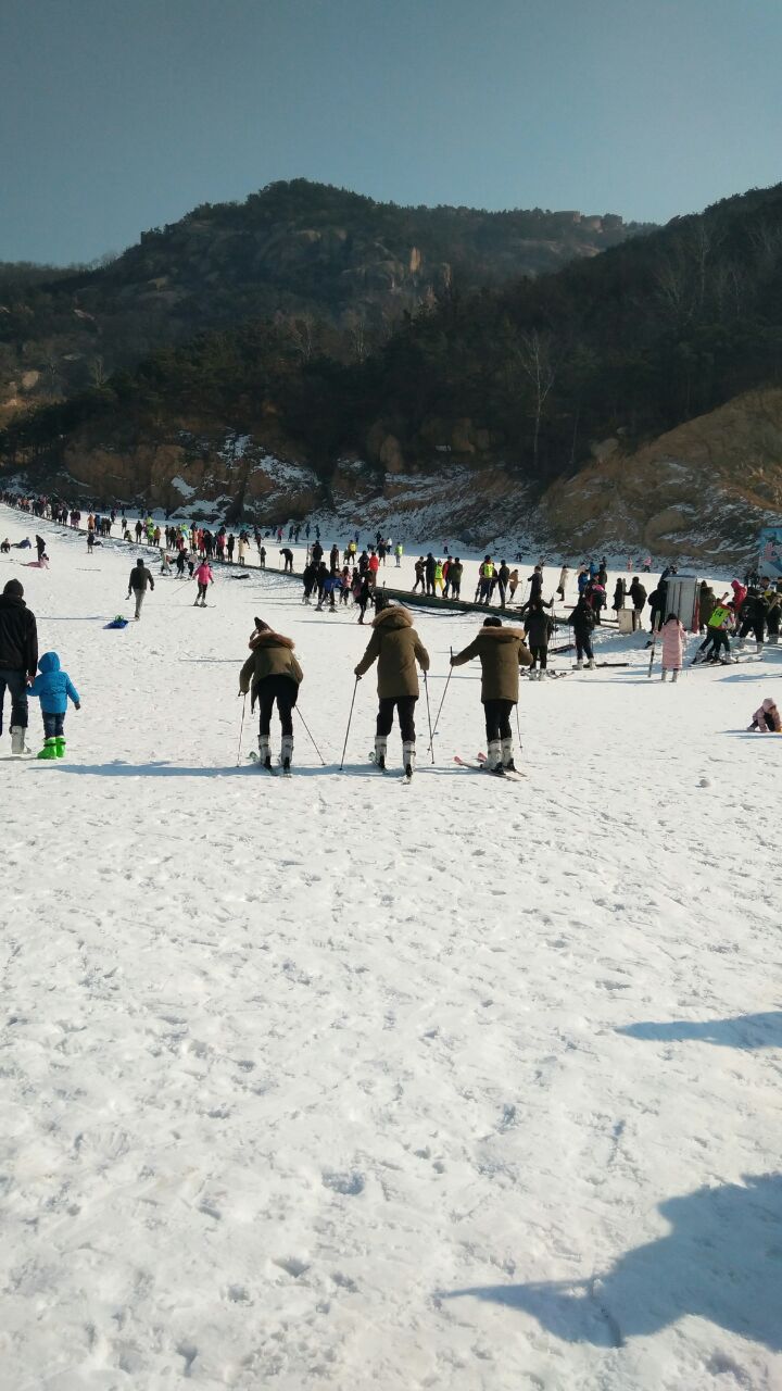 青岛崂山北宅高山滑雪场