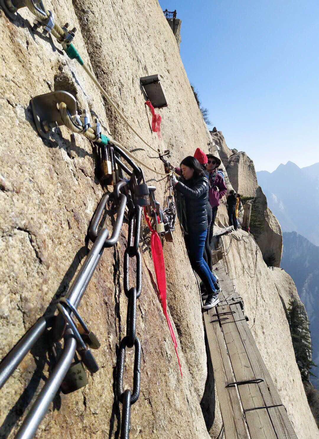 华山旅游 想坐索道上去 然后去长空栈道再自己走下来