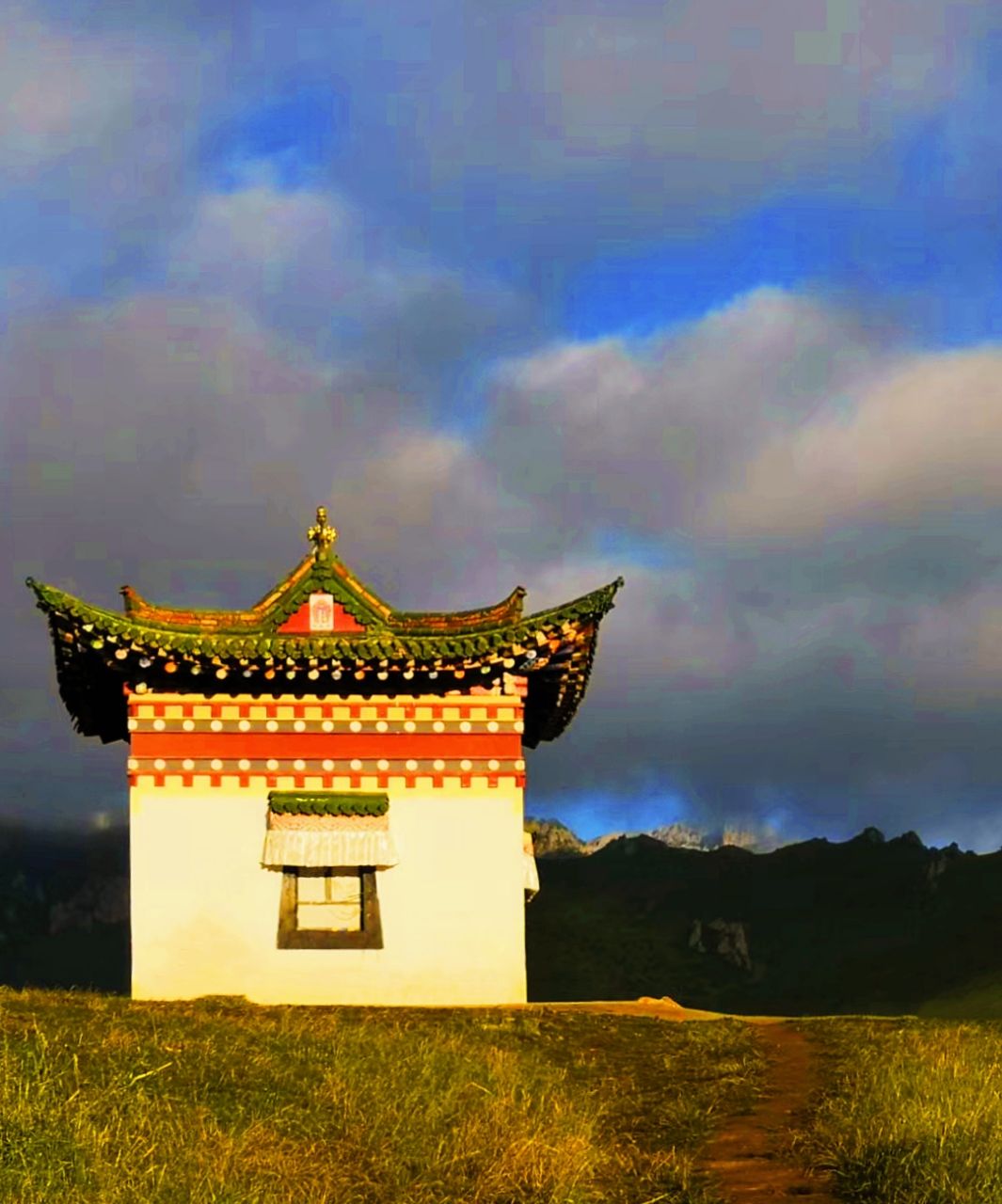 青藏高原之巅，碌曲郎木寺：神秘佛教圣地探秘