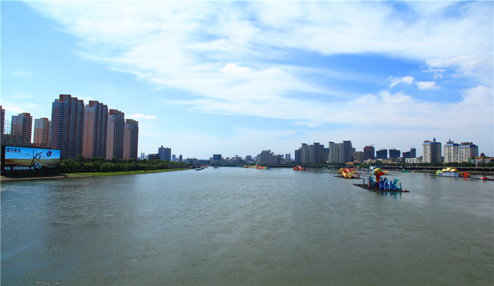 飘走东北,吉林省休闲之旅;吉林市风采,松花湖, 北山公园,松花江边,天