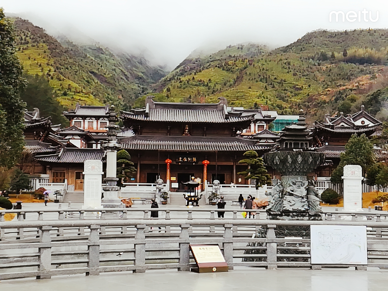 这次浙江温州旅行时安排了文成县这里参观安福寺,看到安福寺内的各种