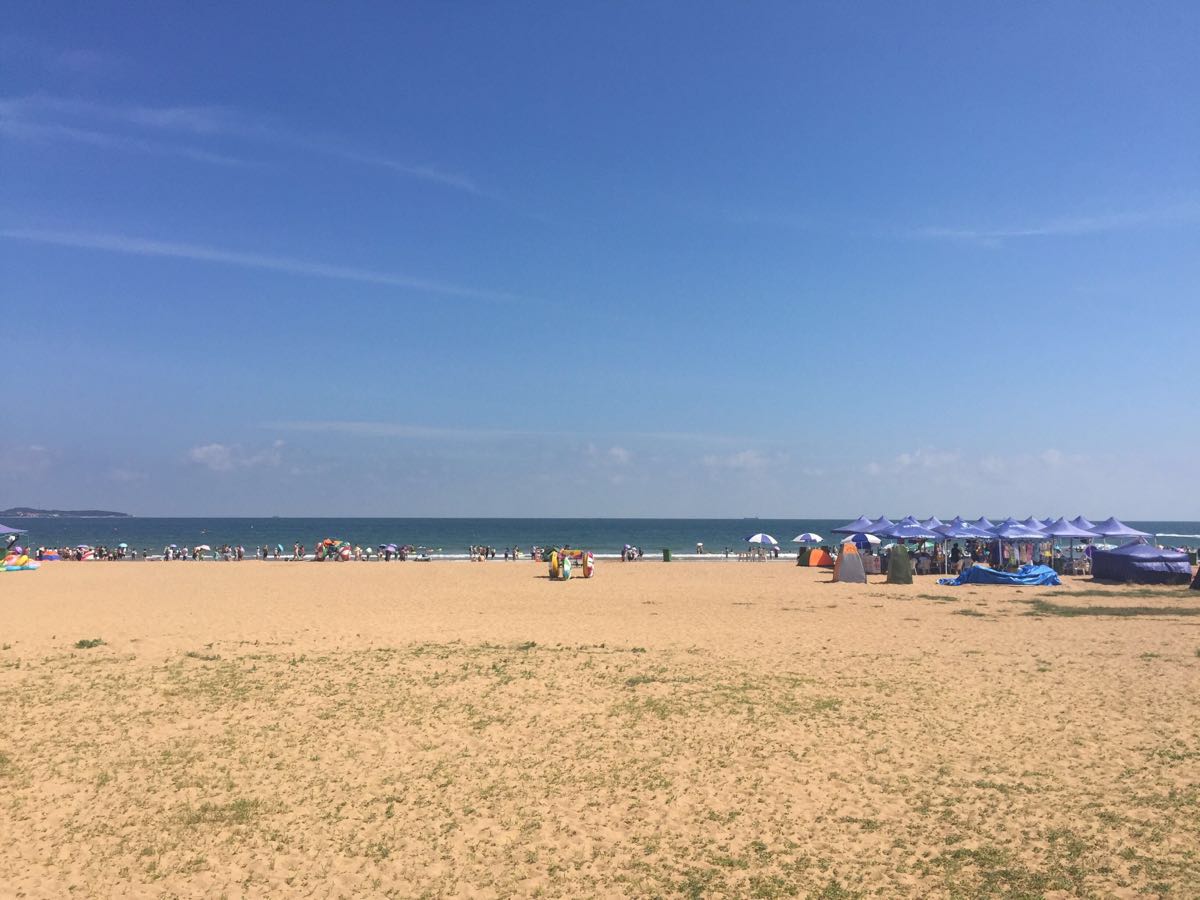 【携程攻略】青岛黄岛金沙滩景点,金沙滩堪比国外的沙滩,沙滩干净细腻
