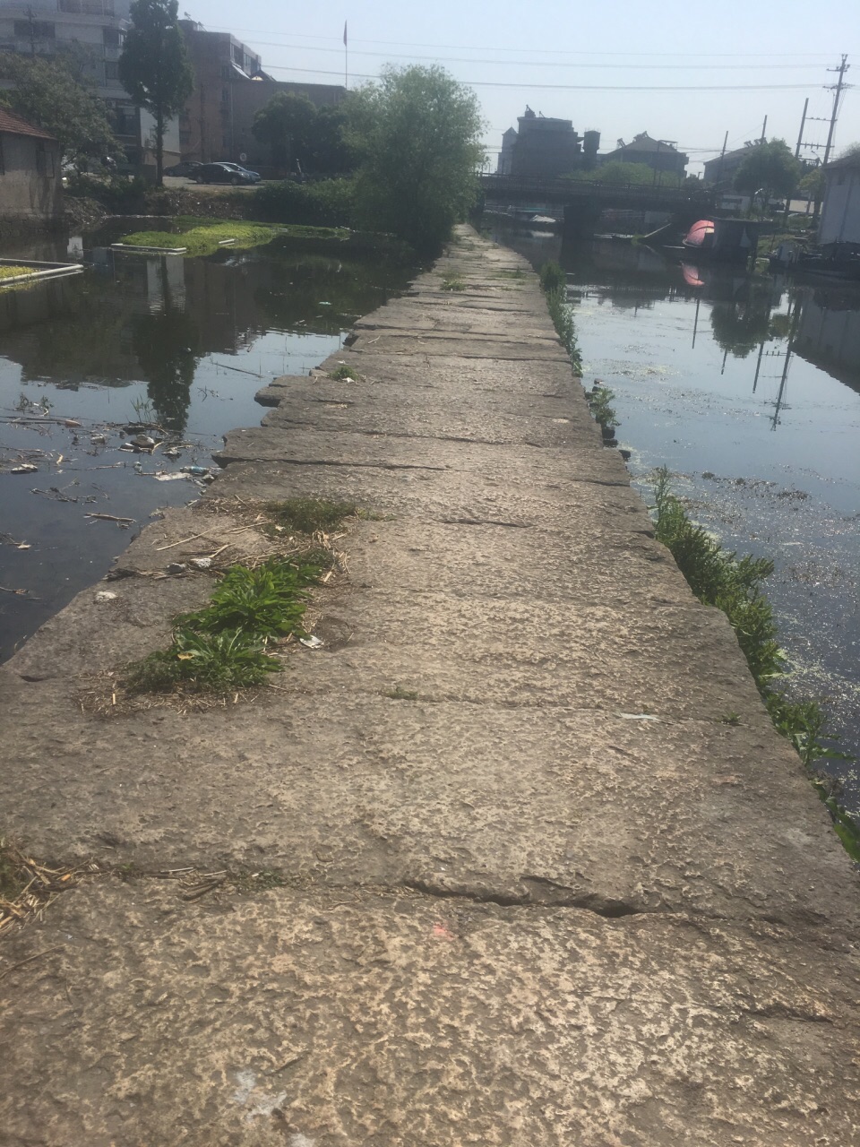 位于上虞区东关街道,这里环境幽雅,值得走走看看.