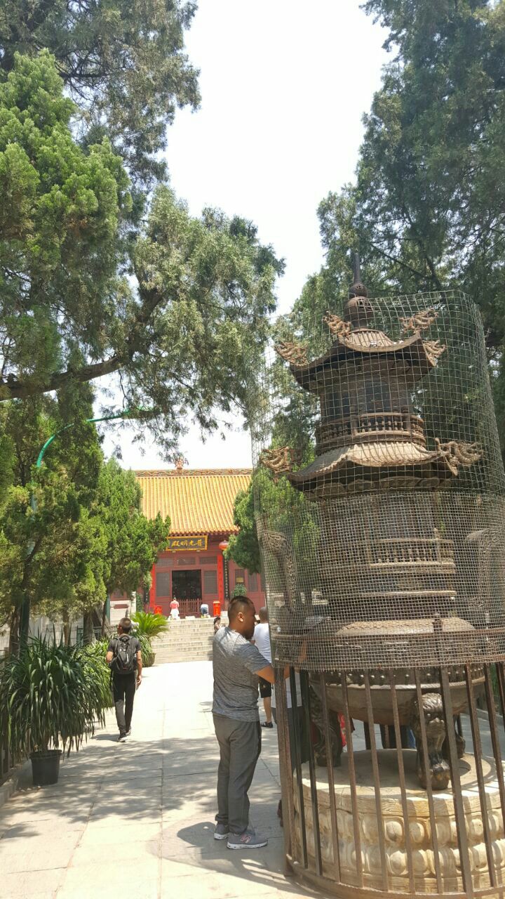 【柏林禅寺】位于河北省赵县县城(古称赵州)东南角,与赵州桥遥遥相望