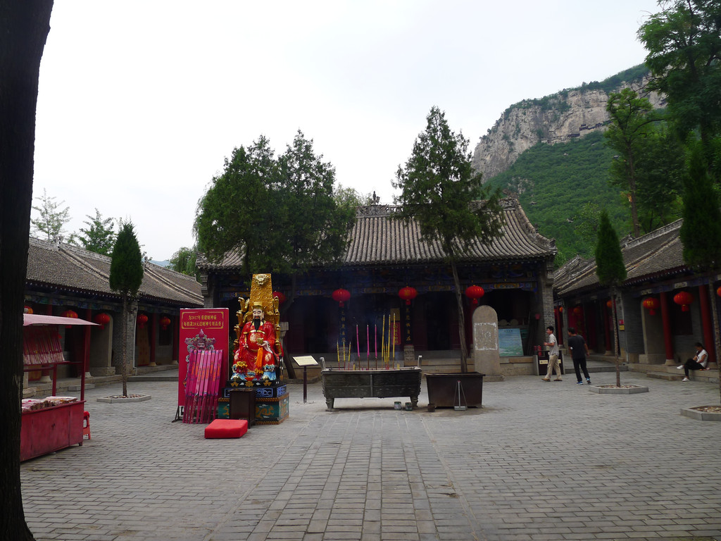 朝元洞,里面还有华佗,关公庙