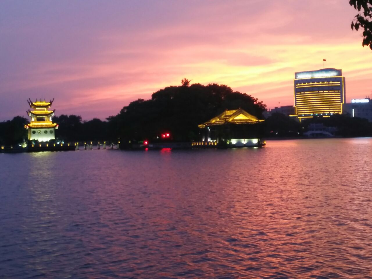 天井湖公园