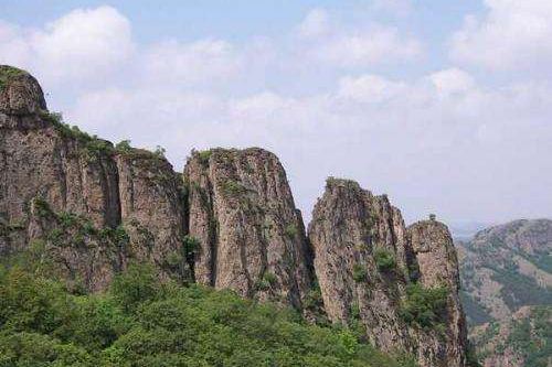 乌兰木图山风景区