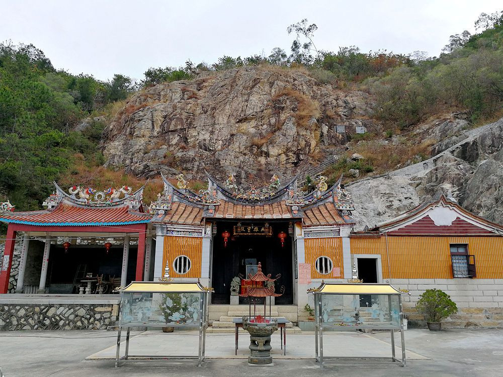 海拔480米的厦门翔安锄山村,有香草园,寺庙,还有名人墓