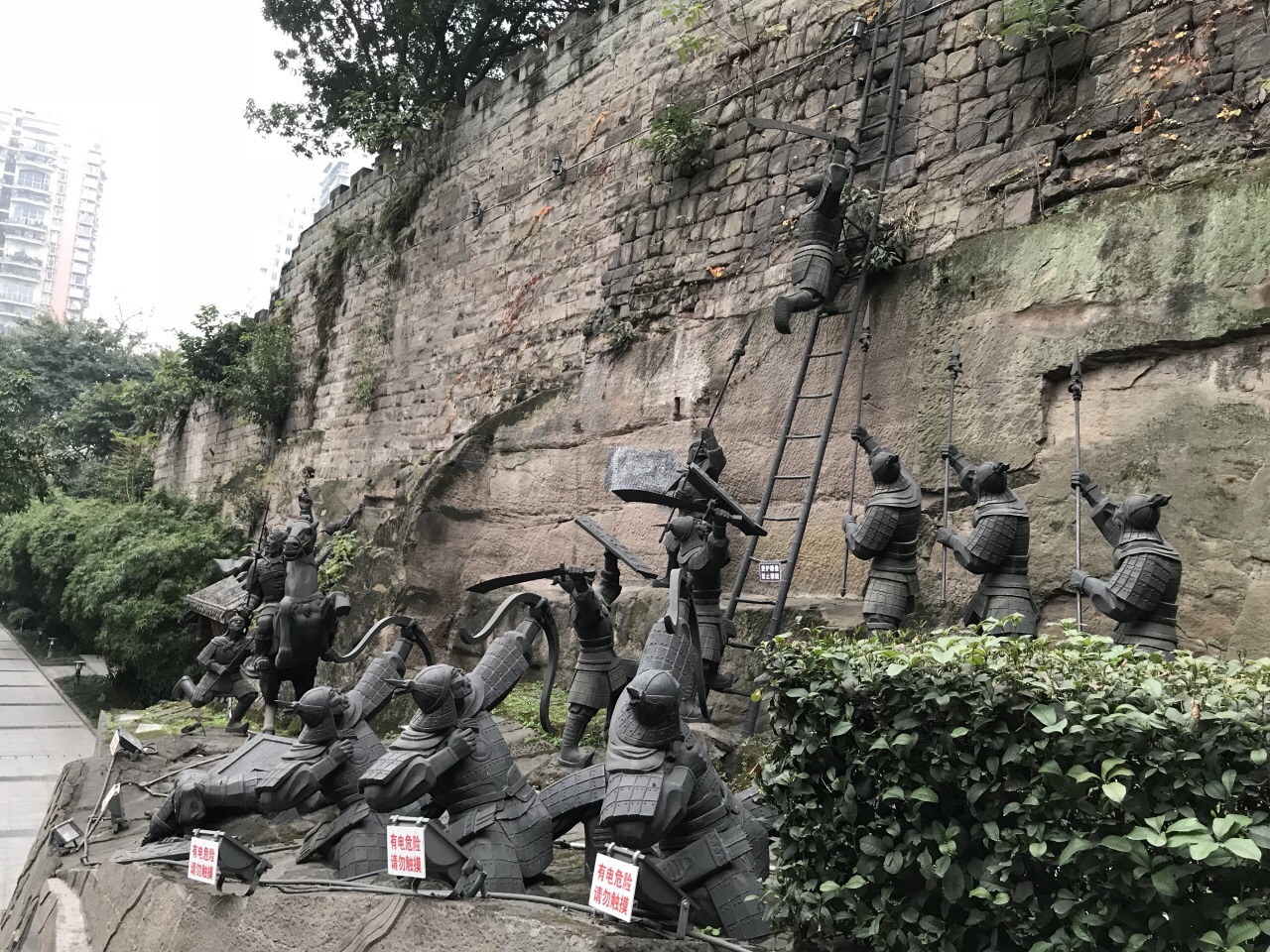 【携程攻略】重庆磁器口古镇 长江索道 通远门城墙遗址公园 山城步道