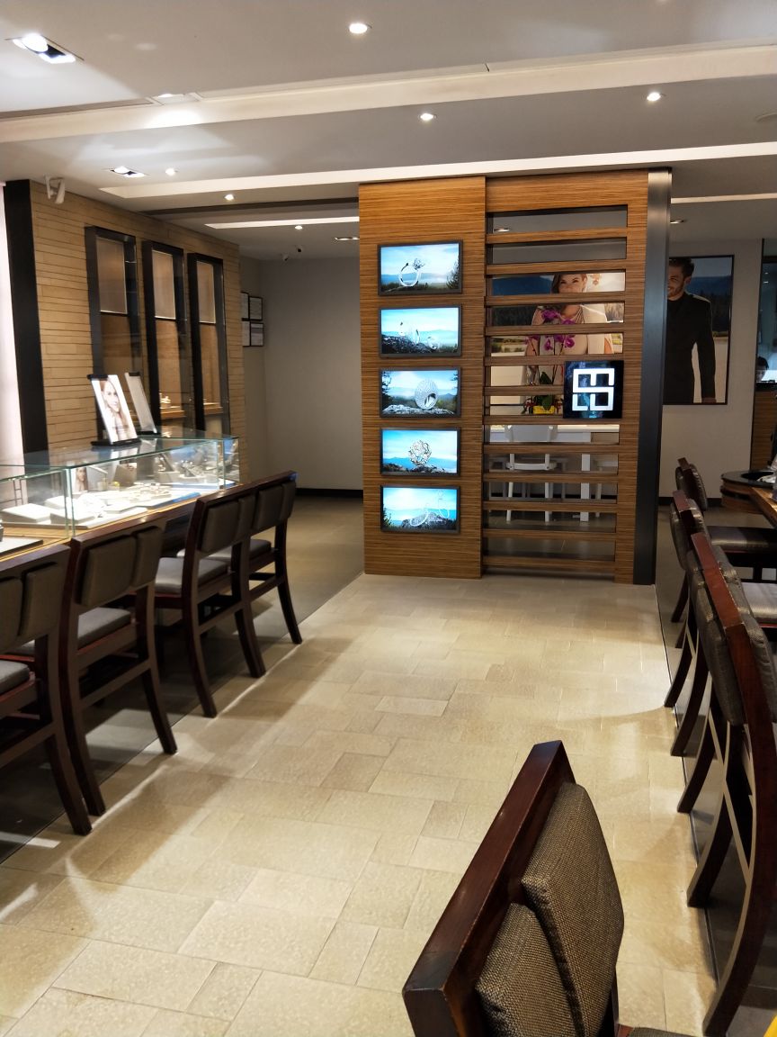 谢瑞麟(香港荃湾众安街店)