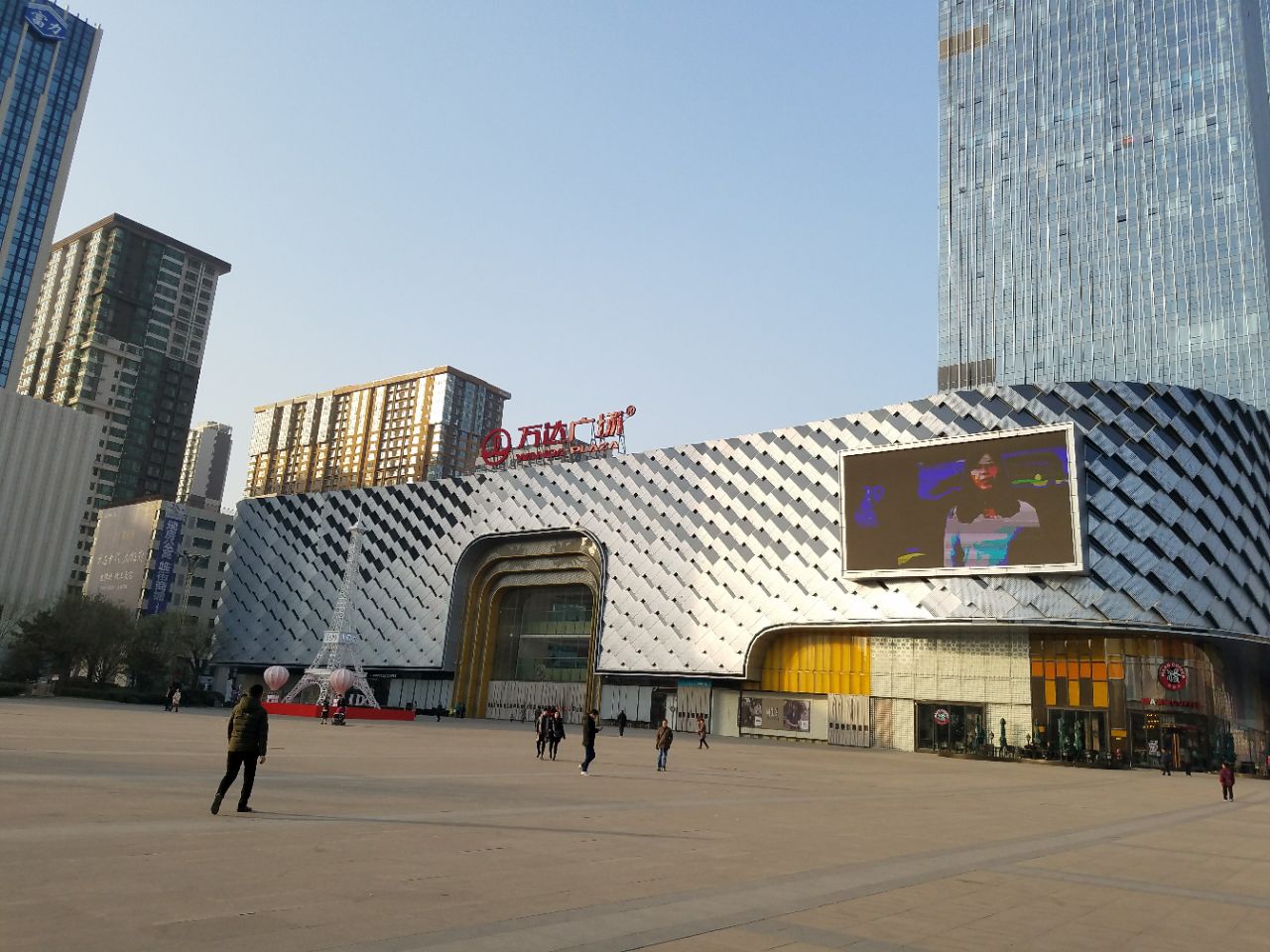 万达广场(龙湖店)