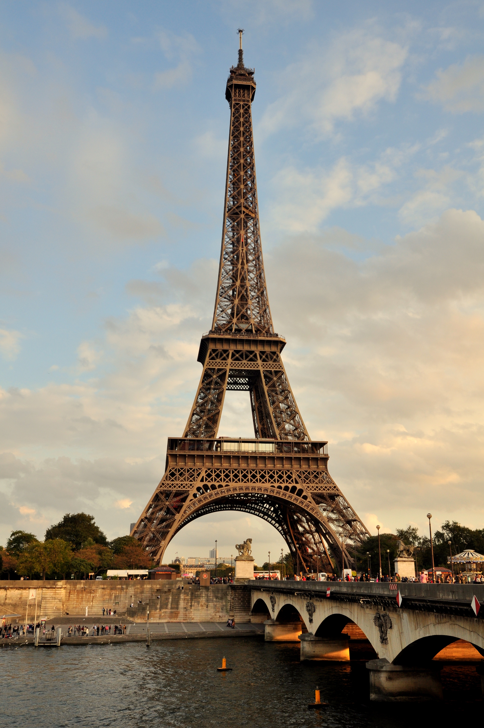 法国巴黎夜景图片素材_免费下载_1素材大全_高清图片101009272685_猎图网