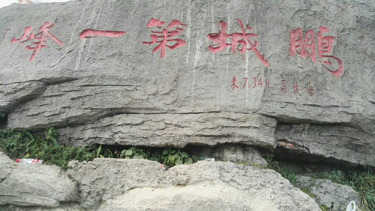 感觉在深圳还是得去一趟梧桐山的,首先是不需要门票的,而且沿泰山涧