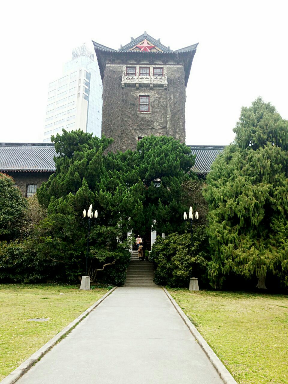 南京大学