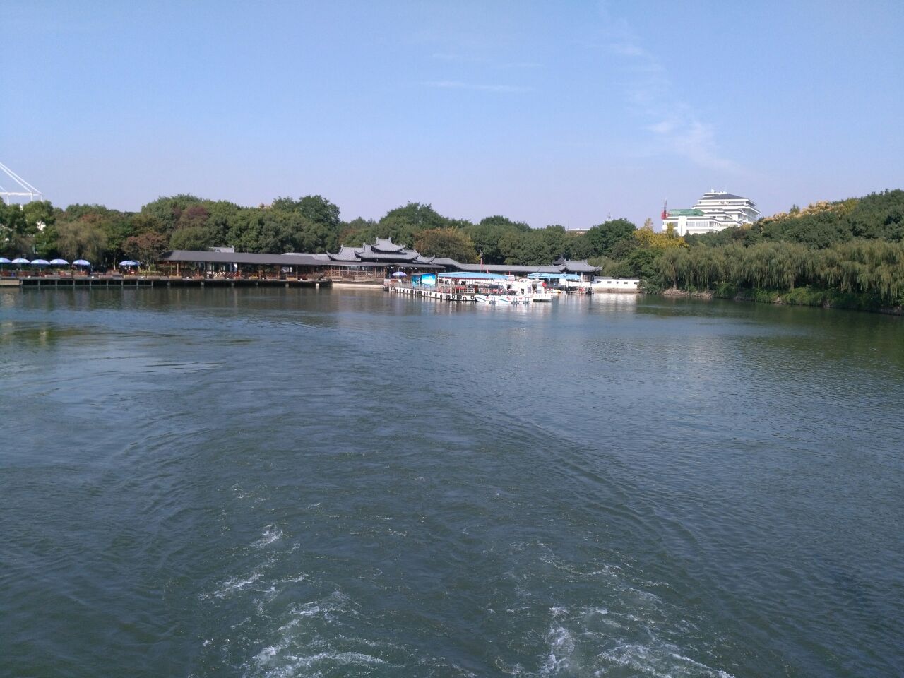 天目湖风景区的主打景点,包括湖里山,龙兴岛,茶岛,水世界等四个景区