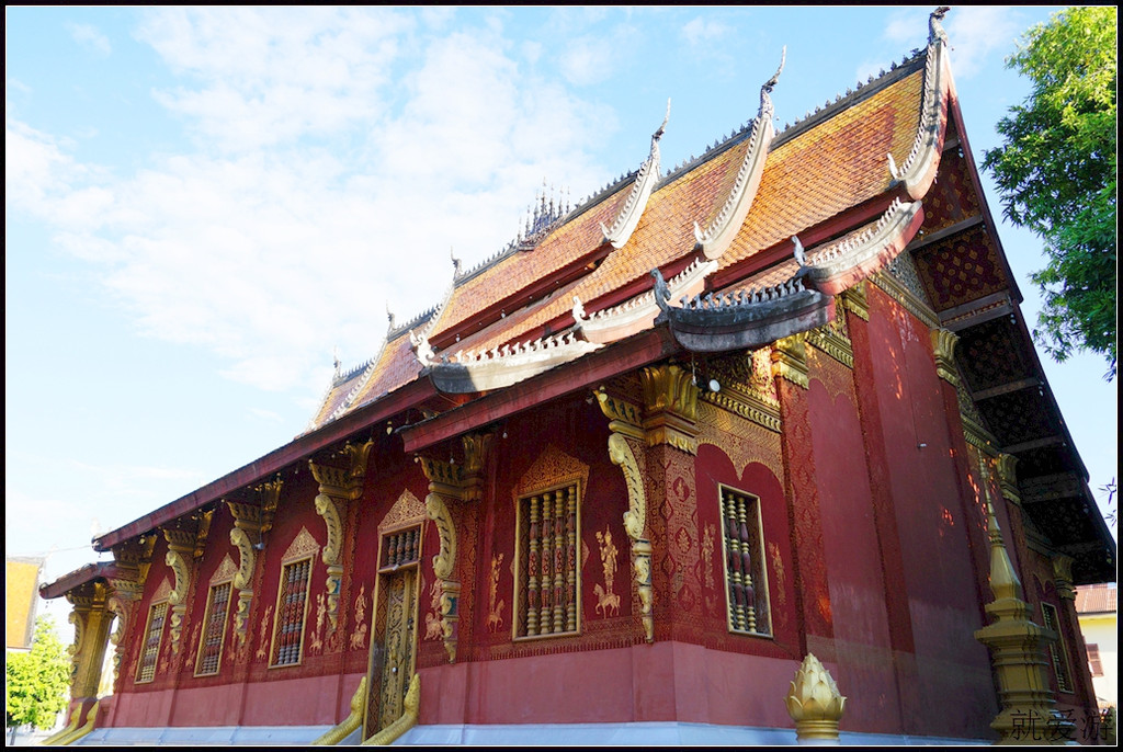 这是迈佛寺,也是琅勃拉邦著名的佛寺.