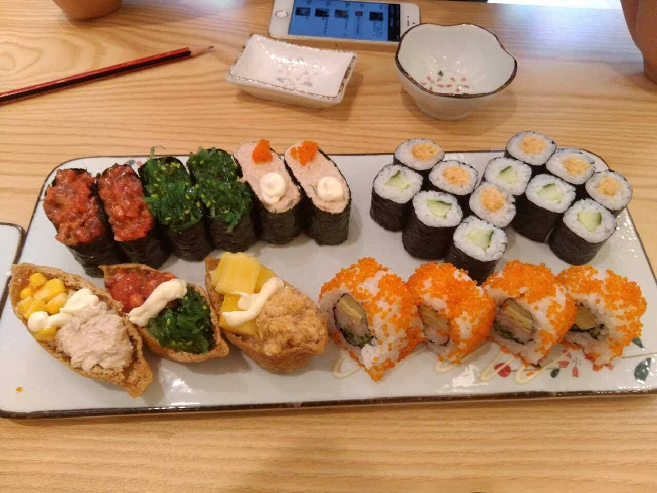 环境舒适,寿司很赞,种类丰富