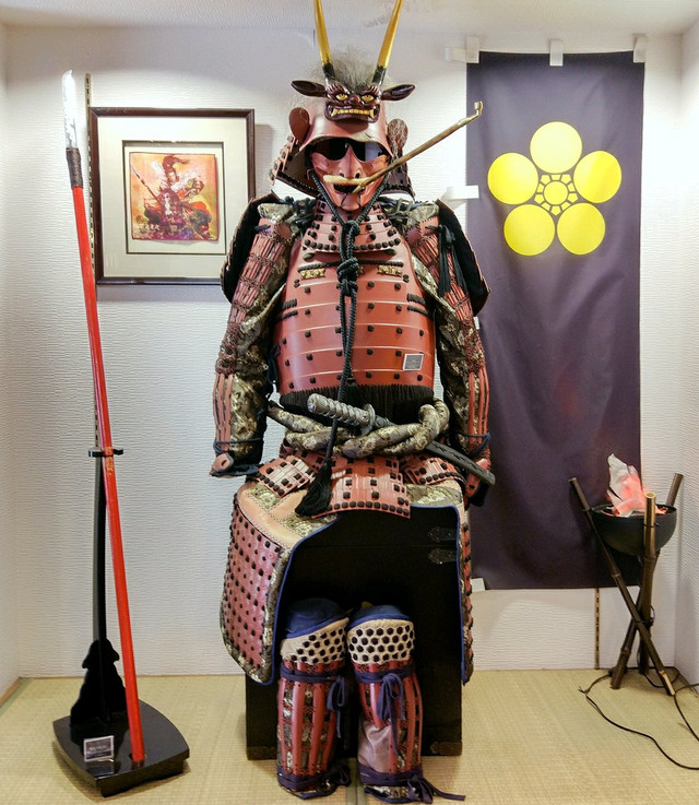 很吸引眼球的日本武士套装