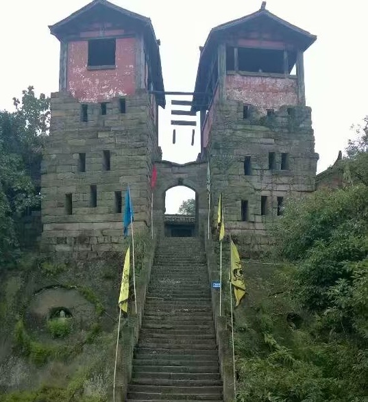 广安神龙山巴人古堡好玩吗,广安神龙山巴人古堡景点样