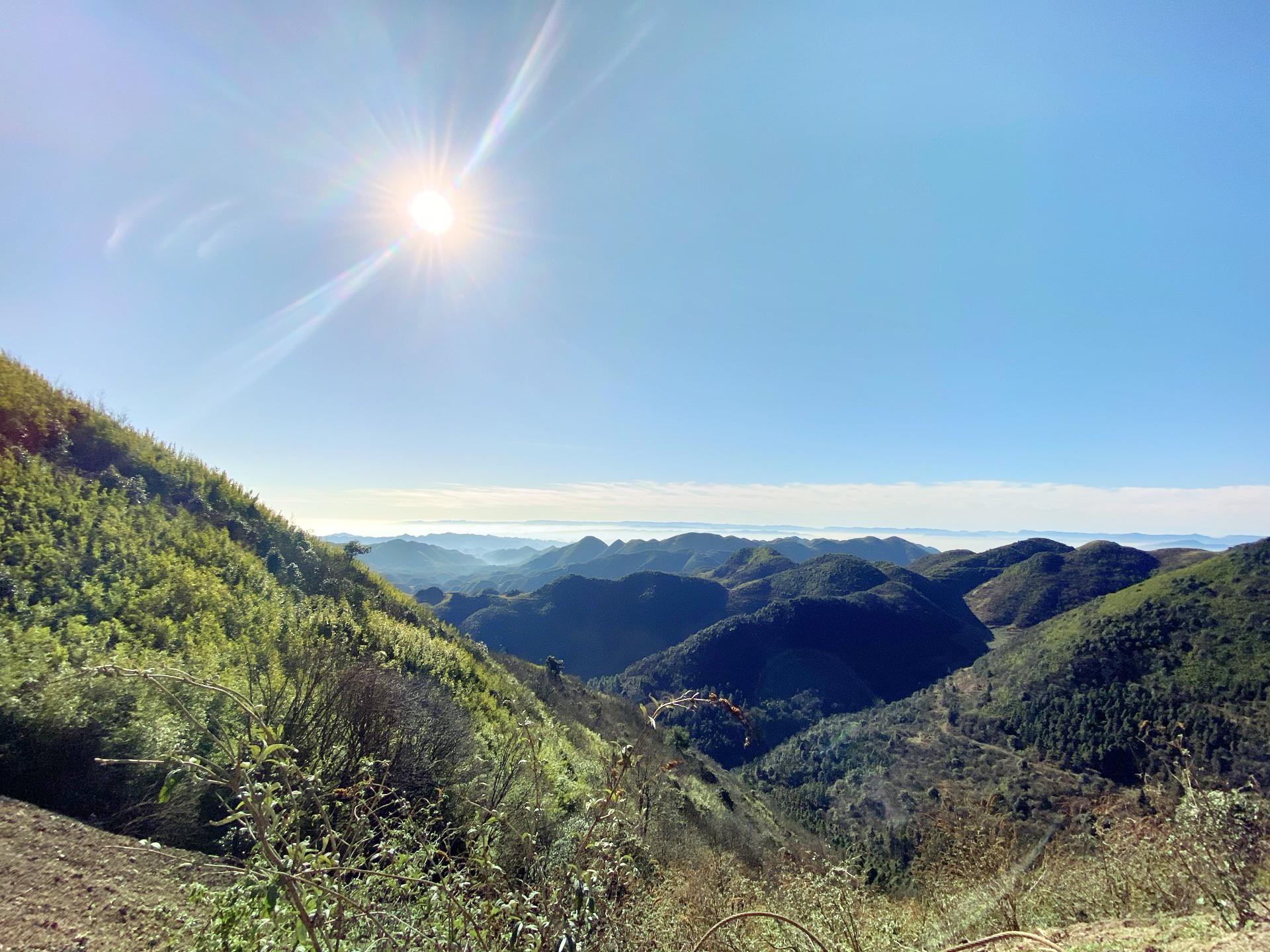 龙昌坪大山 直线距离13.8km