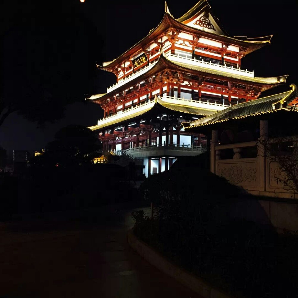 【携程攻略】长沙天心阁景点,夜景看着很美,就是很多